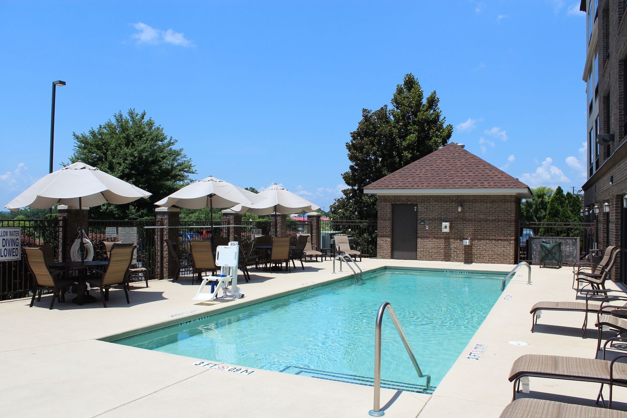 Wingate By Wyndham Columbia/Lexington Hotel Exterior foto